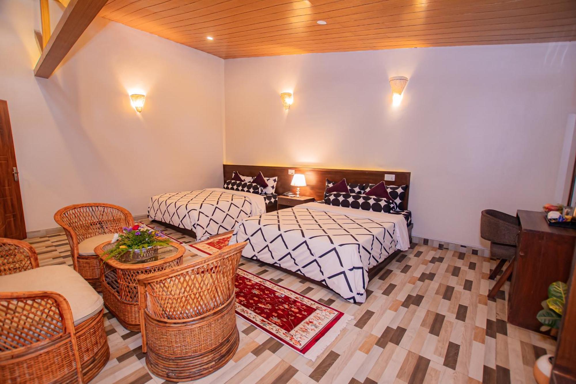Busy Bee Resort, Покхара Екстер'єр фото