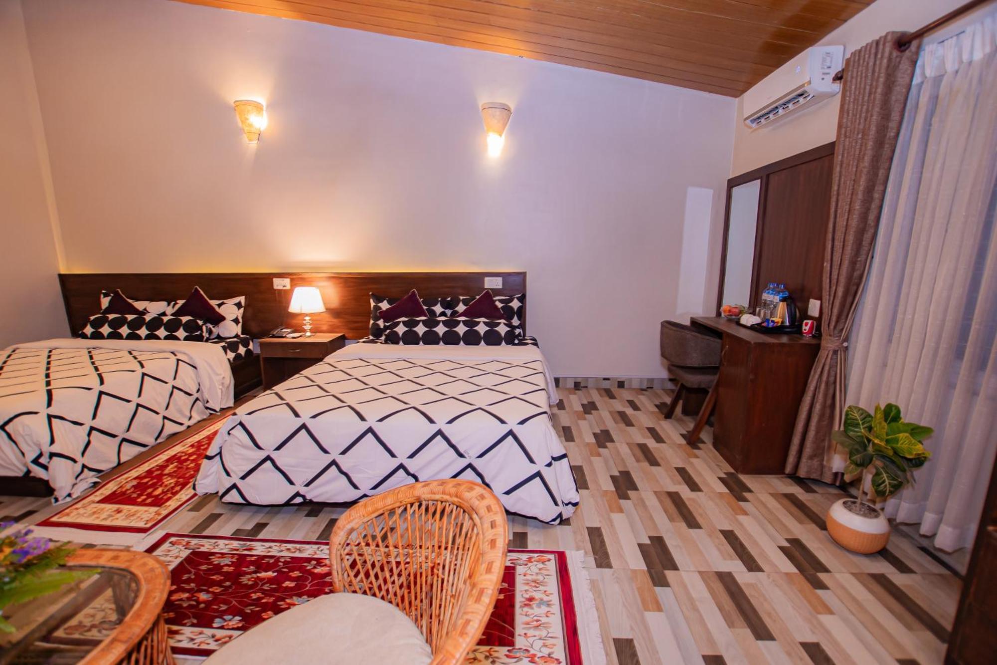 Busy Bee Resort, Покхара Екстер'єр фото