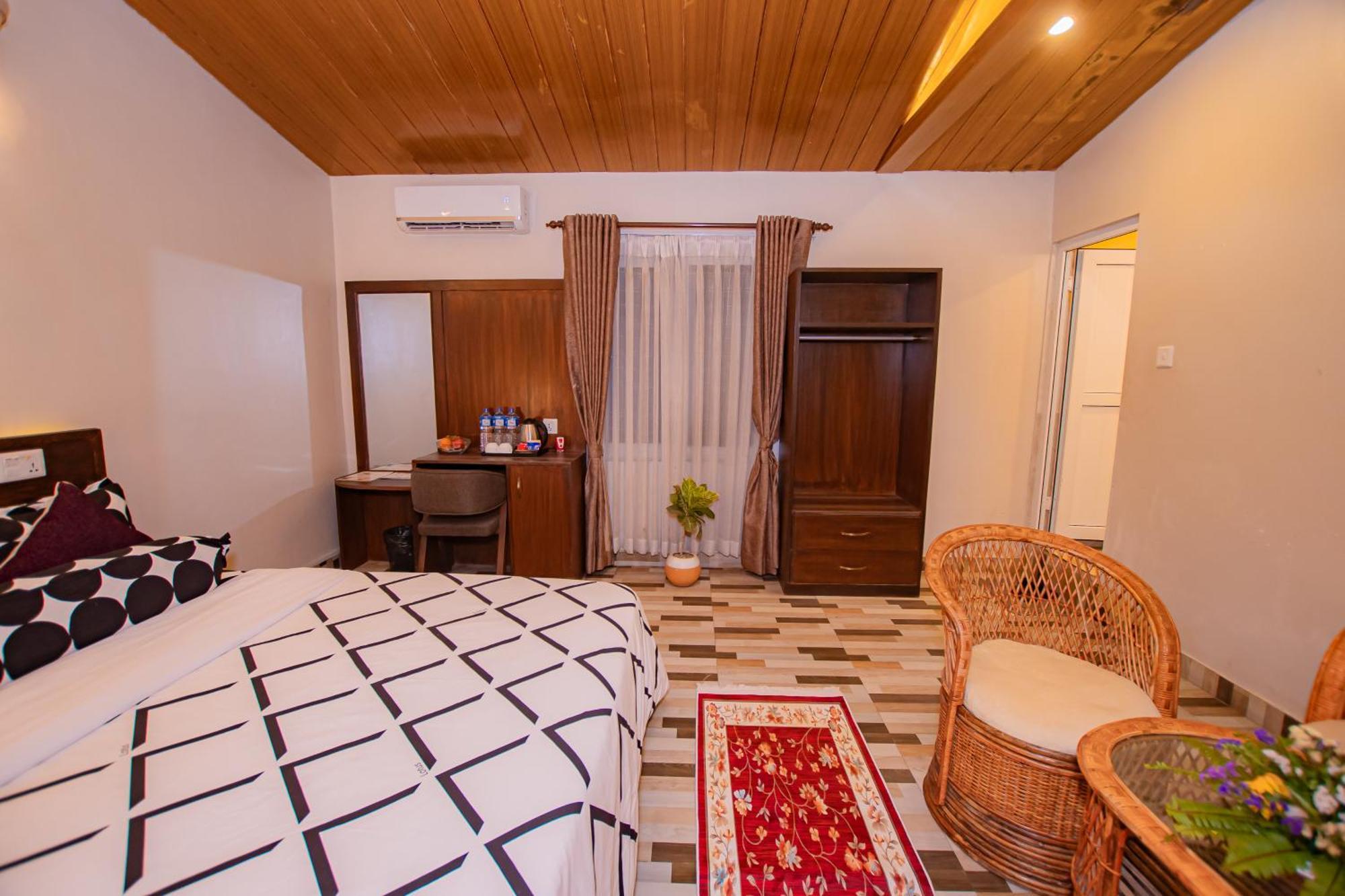 Busy Bee Resort, Покхара Екстер'єр фото