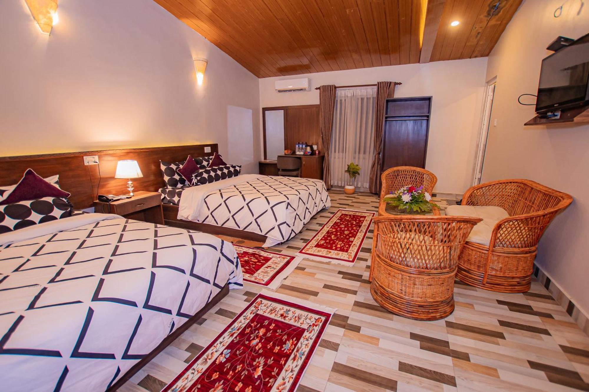 Busy Bee Resort, Покхара Екстер'єр фото