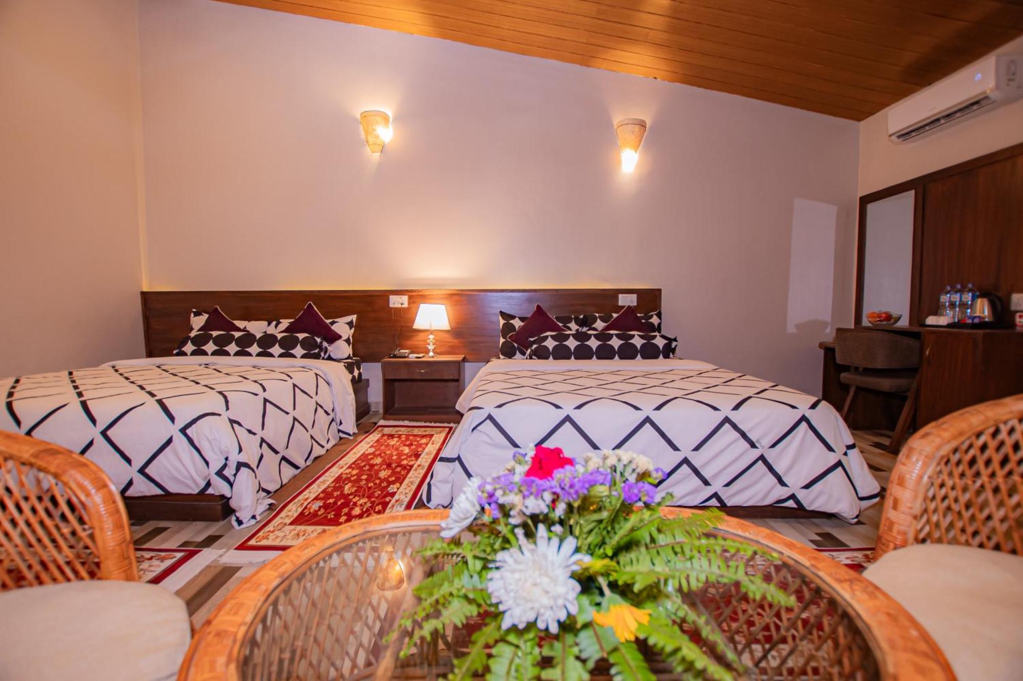 Busy Bee Resort, Покхара Екстер'єр фото